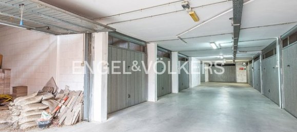  Garage in Rome, Italy No. 130482 2