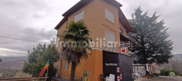 5 rooms Building in Travo, Italy No. 87454 3