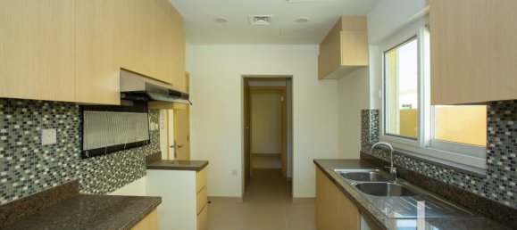 3 bedrooms Villa in Dubai Land, UAE No. 33329 9