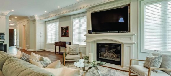 4 bedrooms House in Burlington, Canada No. 789 3