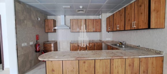 Вилла с 3 спальнями в Airport Road, ОАЭ № 26668 4