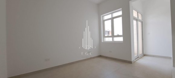 Вилла с 3 спальнями в Airport Road, ОАЭ № 26668 8