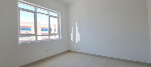 Вилла с 3 спальнями в Airport Road, ОАЭ № 26668 7