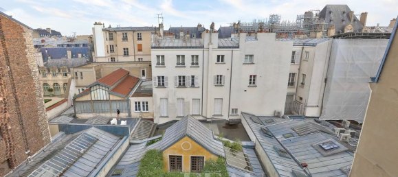 1 bedroom Duplex in Paris, France No. 184111 2