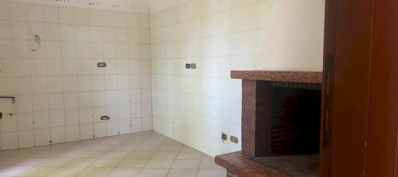 5 bedrooms Apartment in Imola, Italy No. 318761 9