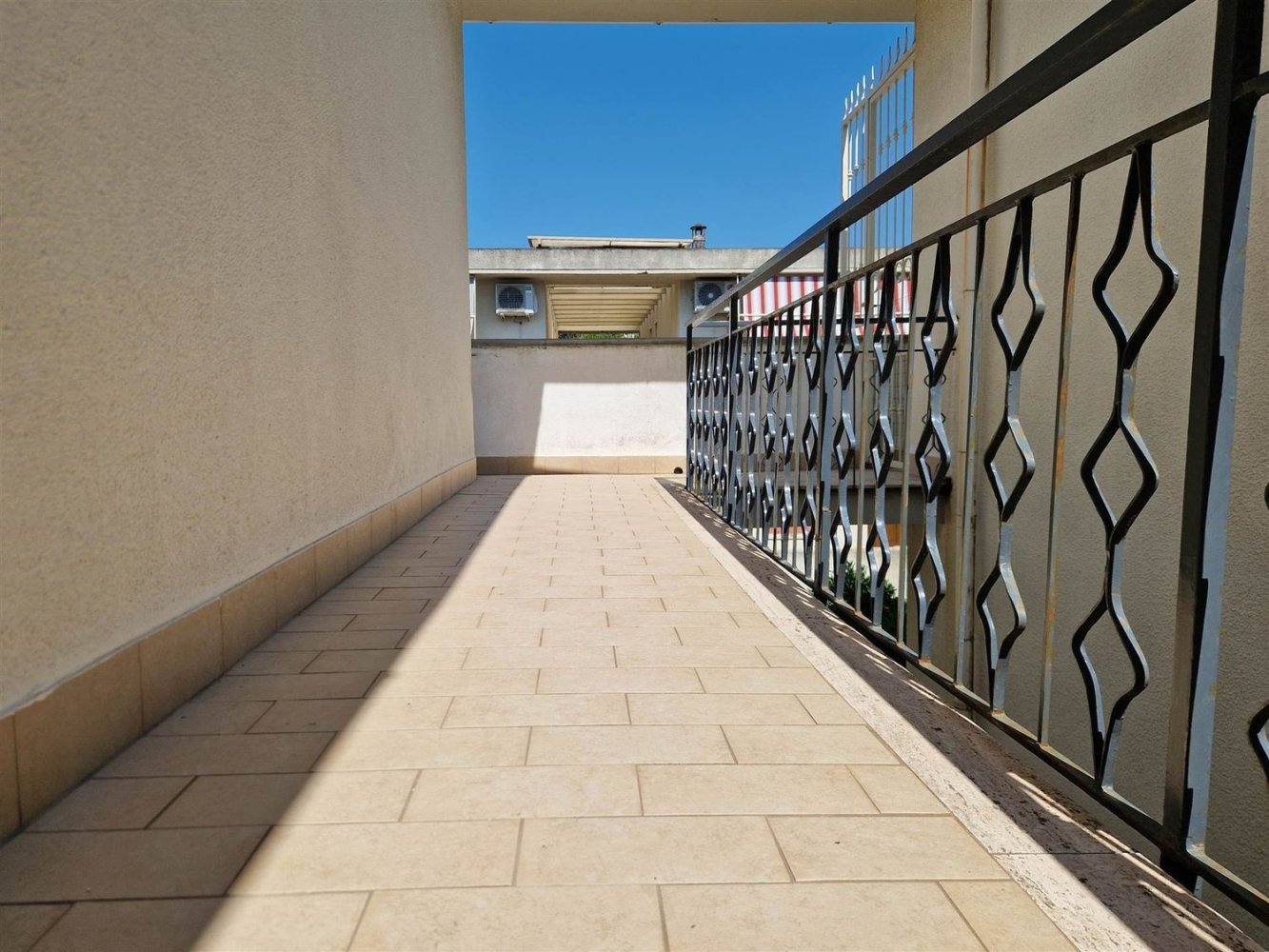 3 Schlafzimmer Wohnung in Cecina, Italy, Nr. 396470