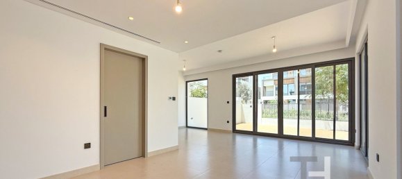 Villa T4 em Tilal Al Ghaf, UAE N.º 95706 6