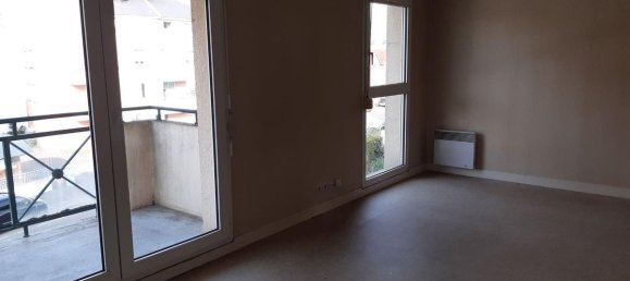 2 bedrooms Apartment in Evreux, France No. 358775 2