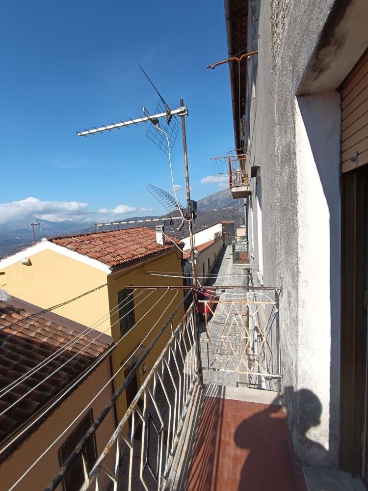 4 rooms Apartment in Lauria, Italy No. 31904
