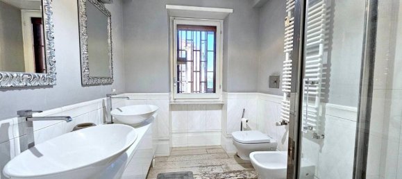 5 rooms Apartment in Rome, Italy No. 30168 3