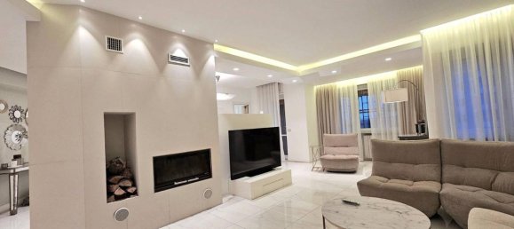 5 rooms Apartment in Rome, Italy No. 30168 23