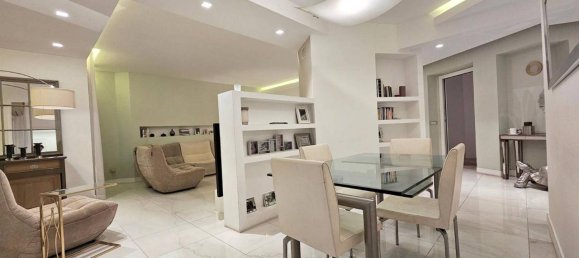 5 rooms Apartment in Rome, Italy No. 30168 30