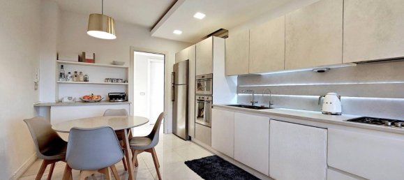 5 rooms Apartment in Rome, Italy No. 30168 33