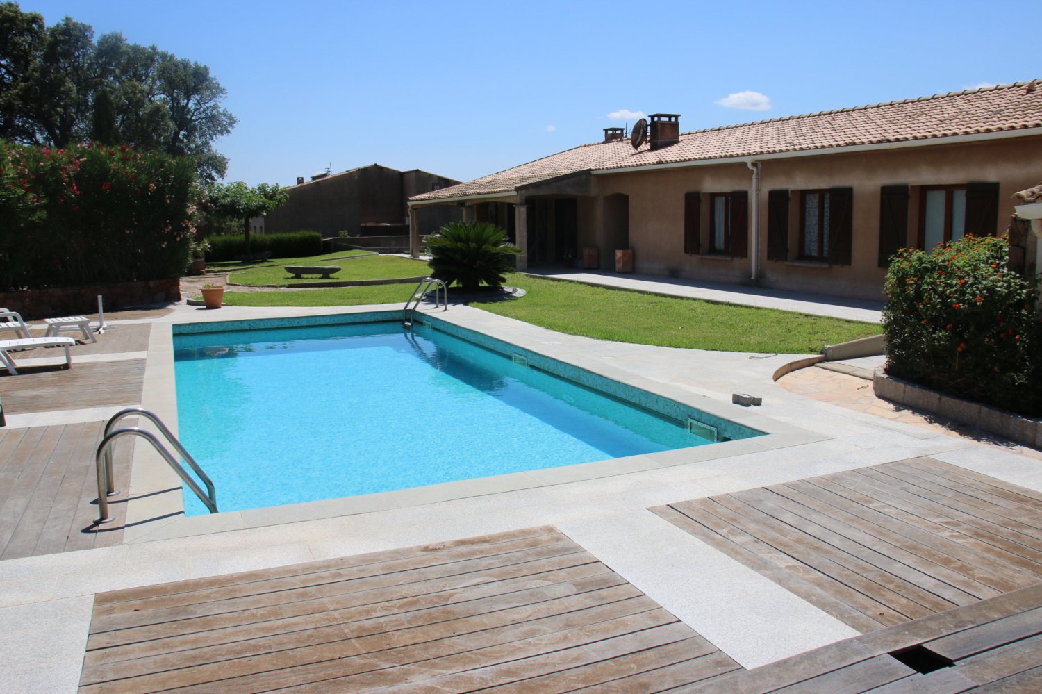 5 bedrooms Building in Porto-Vecchio, France No. 273517