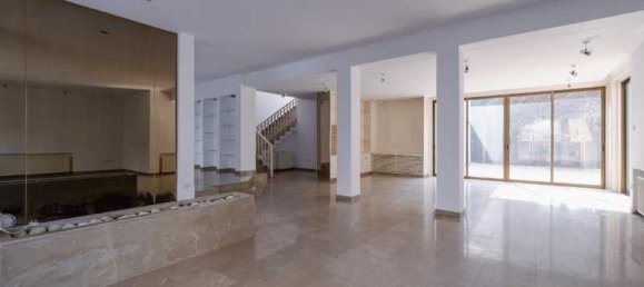 6 bedrooms Commercial property in Strovolos, Cyprus No. 19805 4