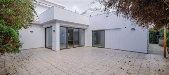 6 bedrooms Commercial property in Strovolos, Cyprus No. 19805 10