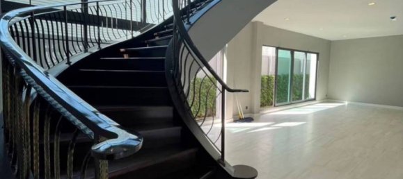 5 غرف نوم مقهى / مطعم في Samut Prakan, Thailand رقم 17241 9