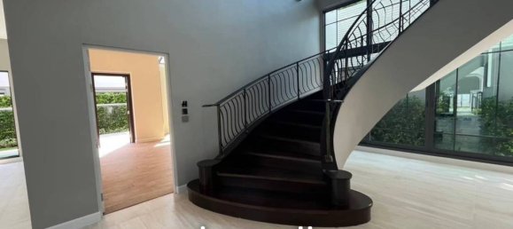 5 غرف نوم مقهى / مطعم في Samut Prakan, Thailand رقم 17241 8