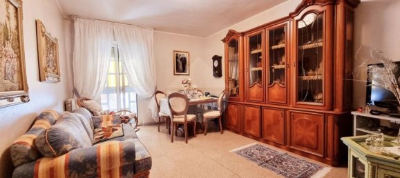3 rooms Apartment in Bari, Italy No. 43351 5