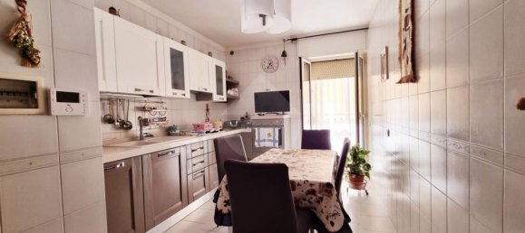 3 rooms Apartment in Bari, Italy No. 43351 4