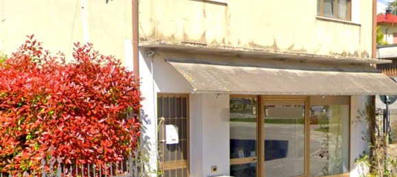 5 rooms Apartment in Udine, Italy No. 94338 3