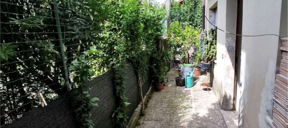 5 rooms Apartment in Udine, Italy No. 94338 14