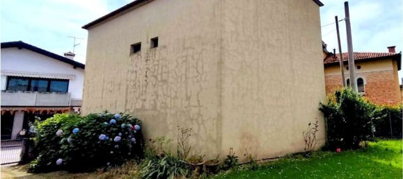 5 rooms Apartment in Udine, Italy No. 94338 9