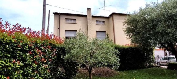 5 rooms Apartment in Udine, Italy No. 94338 11