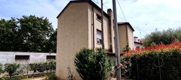 5 rooms Apartment in Udine, Italy No. 94338 10