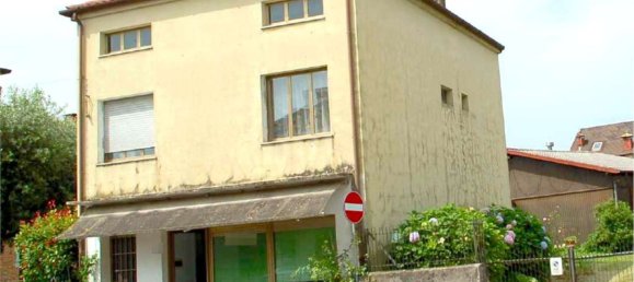 5 rooms Apartment in Udine, Italy No. 94338 8