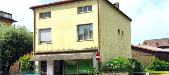 5 rooms Apartment in Udine, Italy No. 94338 5