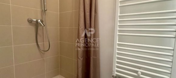 3 bedrooms Apartment in Poissy, France No. 170351 8