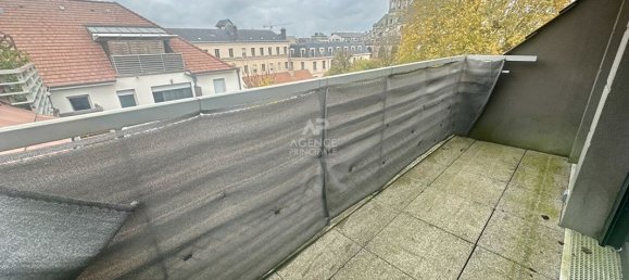 3 bedrooms Apartment in Poissy, France No. 170351 3