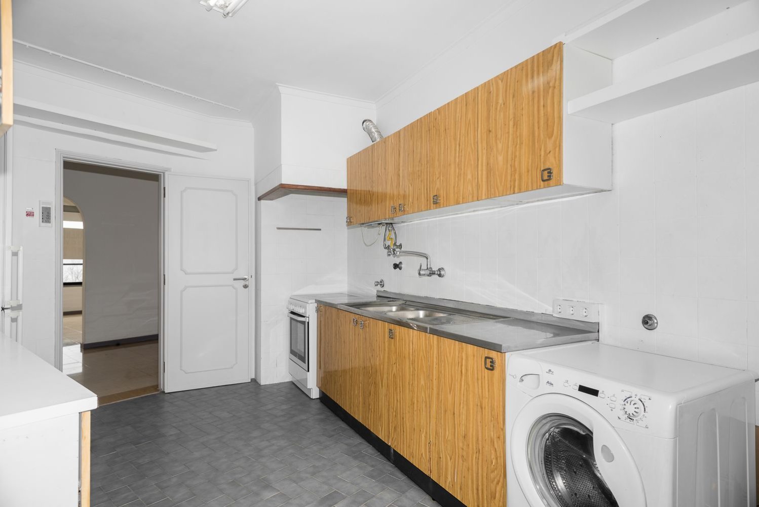 Apartamento de 3 dormitorios en Oeiras, Portugal No. 77482