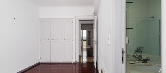 Apartamento de 3 dormitorios en Oeiras, Portugal No. 77482 6
