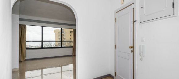 Apartamento de 3 dormitorios en Oeiras, Portugal No. 77482 22