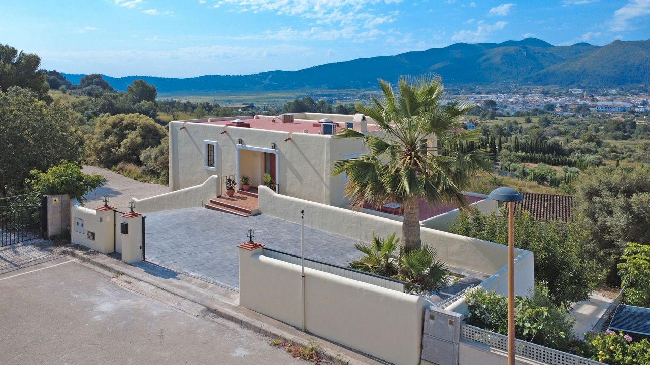 Дом с 3 спальнями в Халон, Испания № 214484