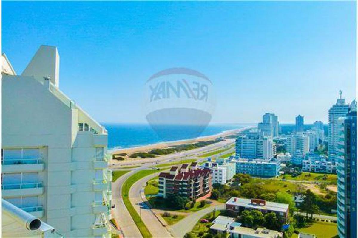 2 bedrooms Apartment in Punta del Este, Uruguay No. 5126