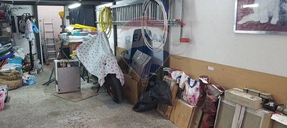 1-salle Garage à Catania, Italy No. 223777 4