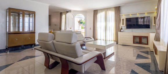 3 bedrooms Villa in Adeje, Spain No. 83878 6