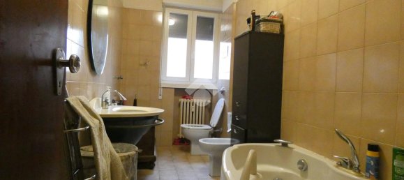 5 rooms Apartment in Bologna, Italy No. 179085 13