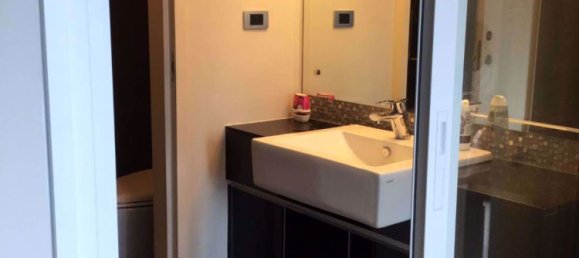 Кондоминиум  с 1 спальней в Клонг Тоэй, Таиланд № 9608 5