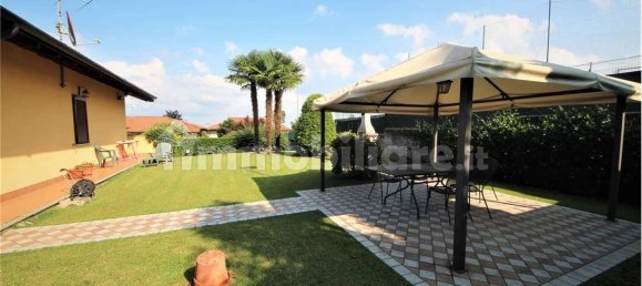 Villa de 3 dormitorios en Paruzzaro, Italy No. 80163 6