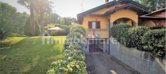 Villa de 3 dormitorios en Paruzzaro, Italy No. 80163 2
