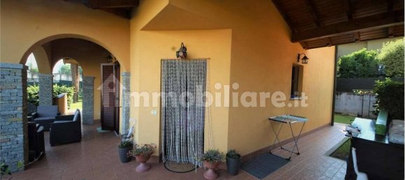 Villa de 3 dormitorios en Paruzzaro, Italy No. 80163 10