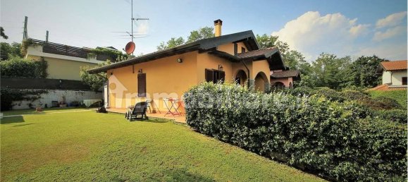 Villa de 3 dormitorios en Paruzzaro, Italy No. 80163 9