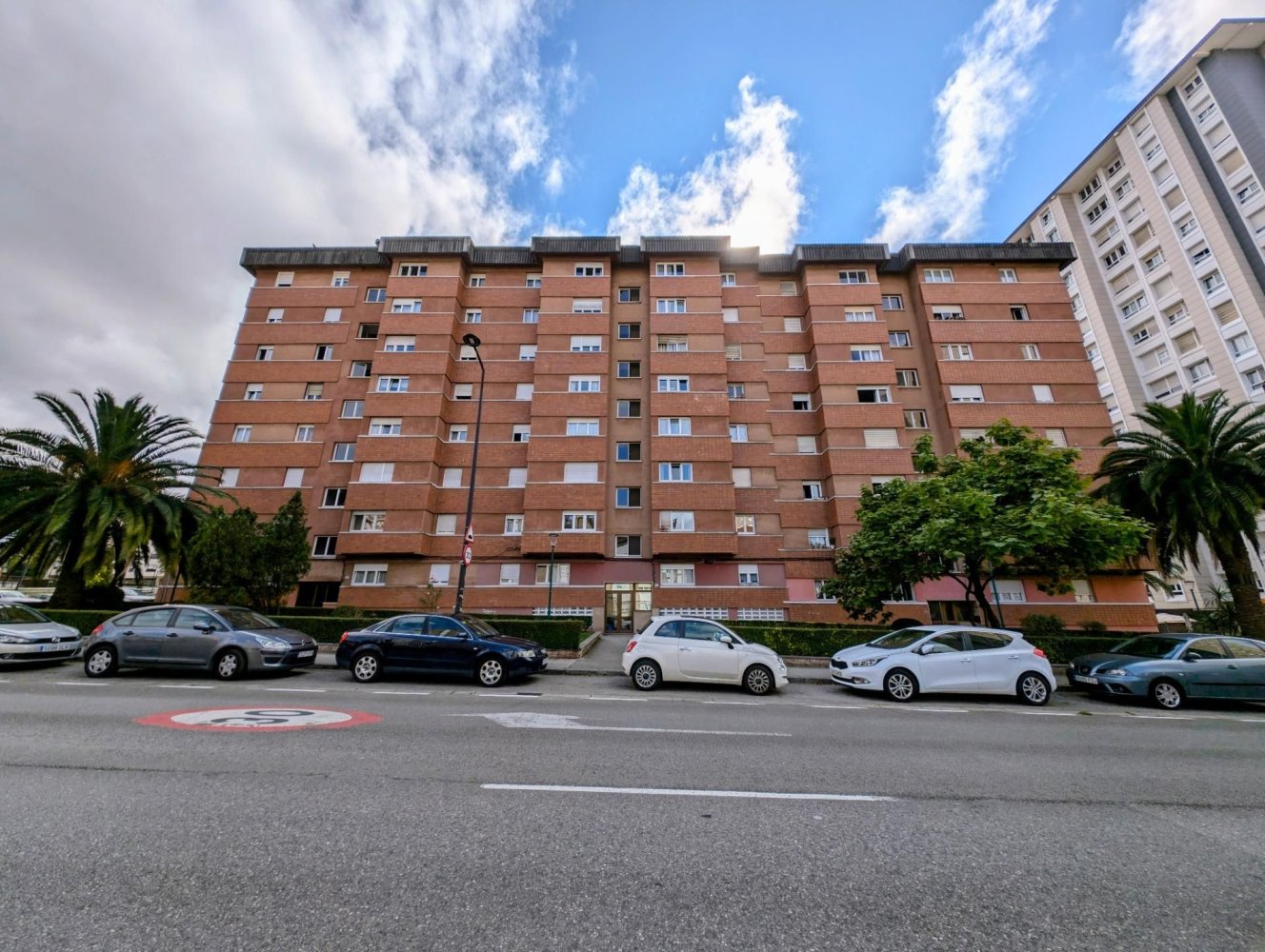 3 bedrooms Apartment in Gijon, Spain No. 143126