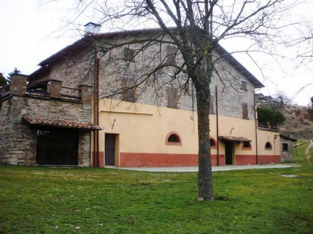5 bedrooms House in Gubbio, Italy No. 1128