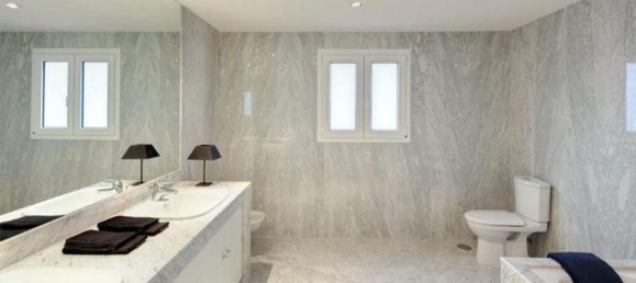 Ático de 3 dormitorios en Marbella, Spain No. 21691 7