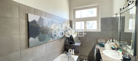 3 bedrooms Apartment in Bourges, France No. 86661 4